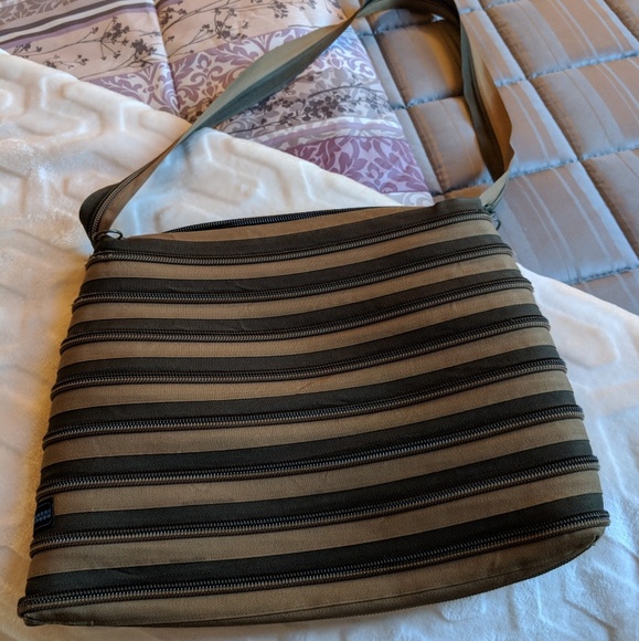 zip it purse